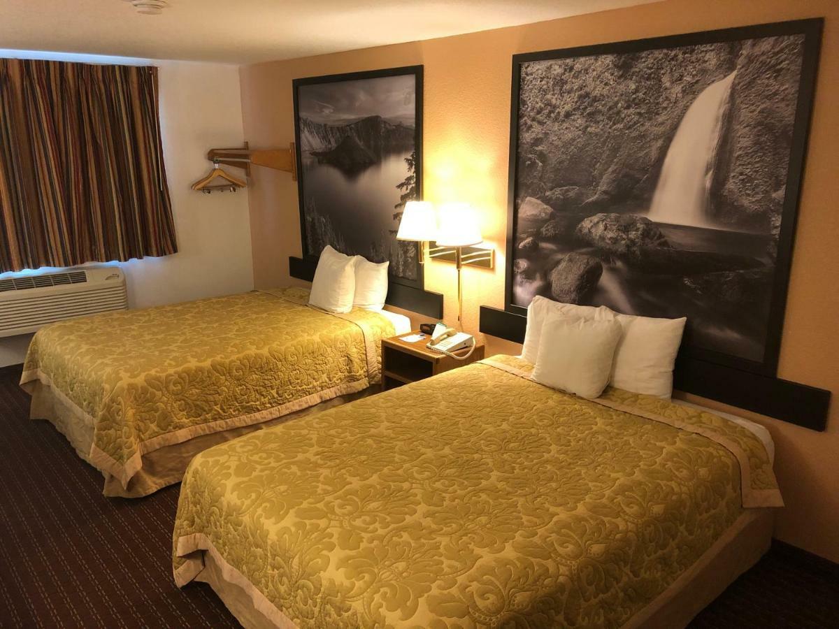 Super 8 By Wyndham The Dalles Or Buitenkant foto